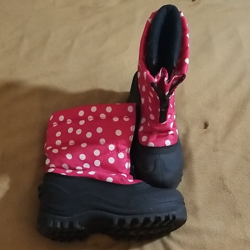 Itasca kids snow boots size 9
